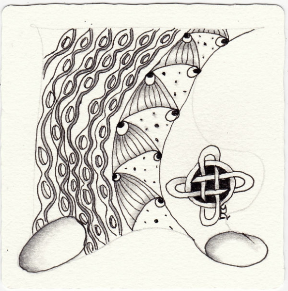 Ein Zentangle aus den Mustern Beanpodz, JessiCup, Littlefield, Quaternary gezeichnet von Ela Rieger, CZT