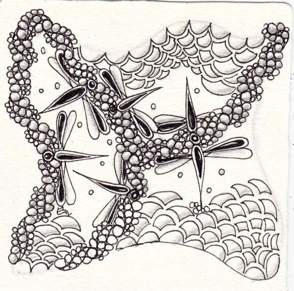 Ein Zentangle aus den Mustern Dragonish, Akoya, Fanz,  gezeichnet von Ela Rieger, CZT